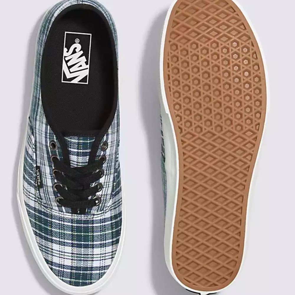 Vans Men’s Authentic
Grunge Plaid Multi
VN0009PVBMB
Sneakers - Picture 7 of 16